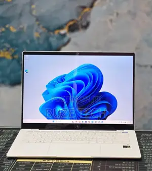 New Laptop HP OmniBook X Flip 14" 16GB Intel Core i7 SSD 1T