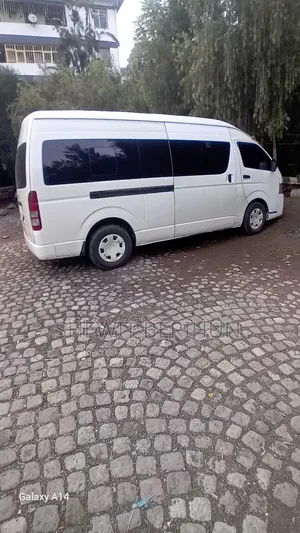 Toyota HiAce 2007 White