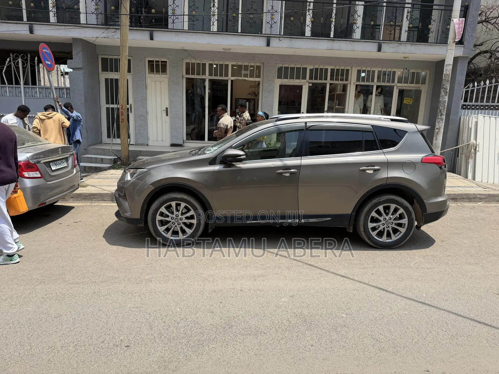 Toyota RAV4 LE AWD (2.5L 4cyl 6A) 2016 Gray