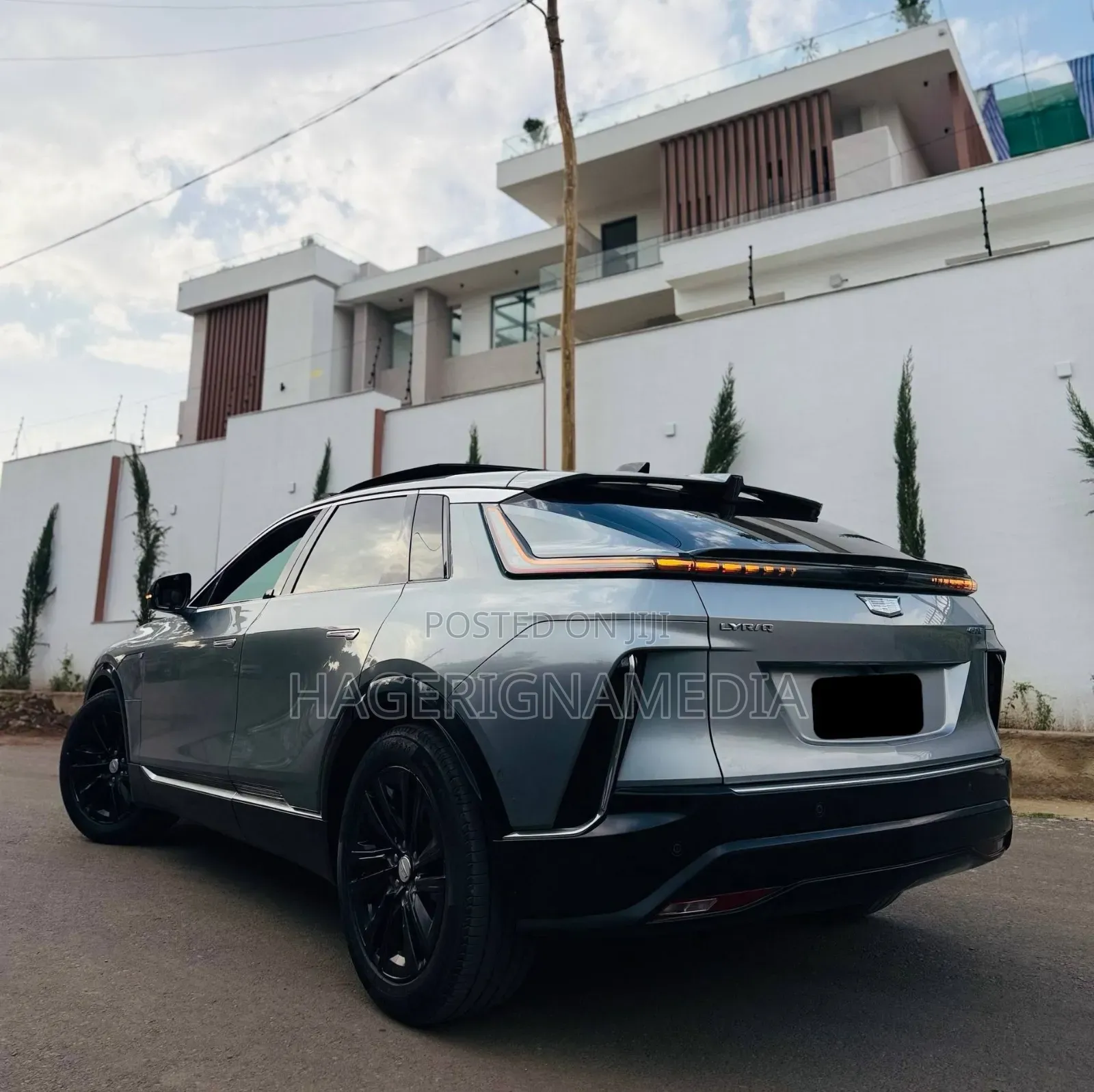 Cadillac Lyriq 2023 Silver