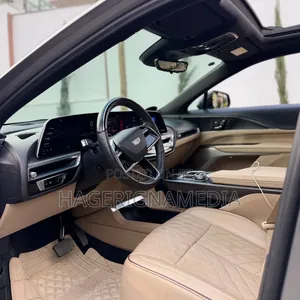 Cadillac Lyriq 2023 Silver