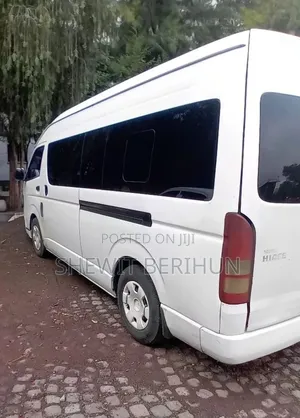 Toyota HiAce 2007 White