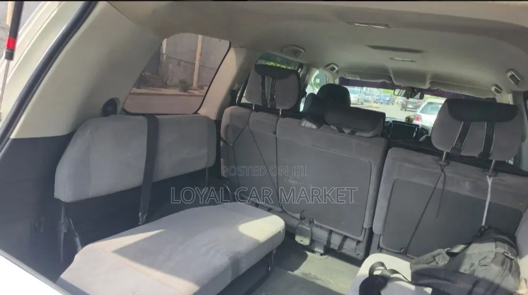 Toyota Land Cruiser 2010 White