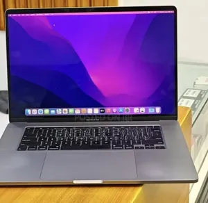 New Laptop Apple MacBook Pro 2018 32GB Intel Core i9 SSD 2T
