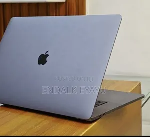 New Laptop Apple MacBook Pro 2018 32GB Intel Core i9 SSD 2T