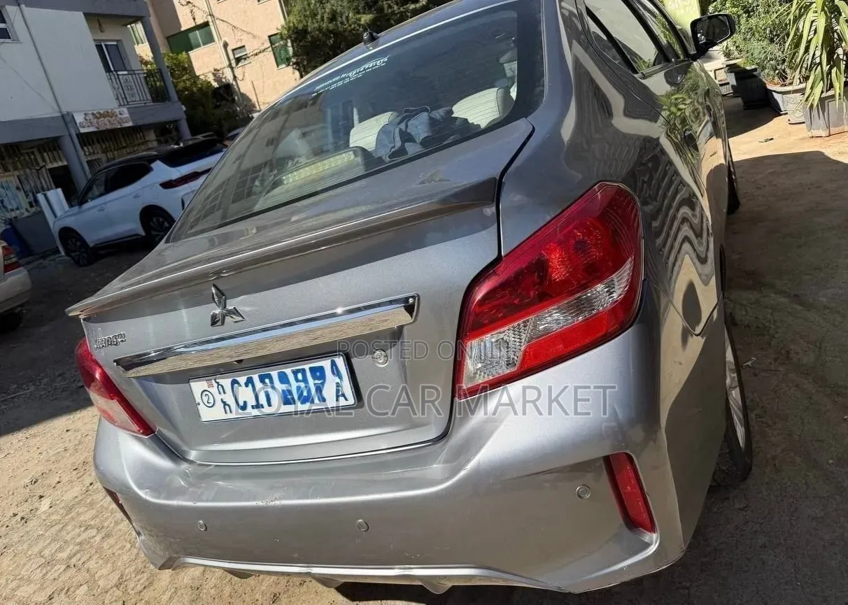 Mitsubishi Attrage 2022 Gray