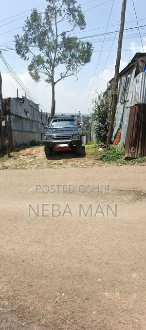 Toyota Hilux 2000 Green