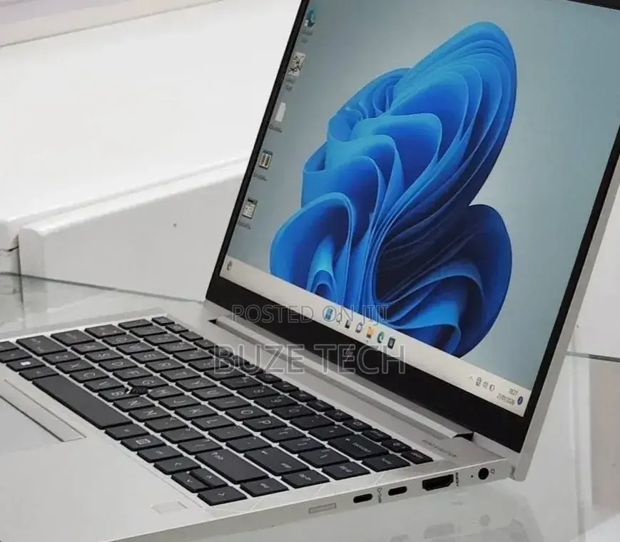 New Laptop HP EliteBook 845 G8 16GB AMD Ryzen 5 SSD 512GB