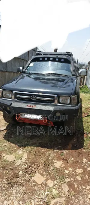 Toyota Hilux 2000 Green