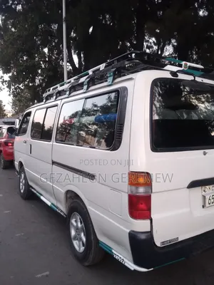 Toyota Grand HiAce 2003 White