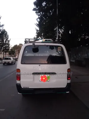 Toyota Grand HiAce 2003 White