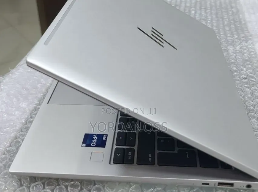 New Laptop HP EliteBook 840 G9 16GB Intel Core i5 SSD 512GB