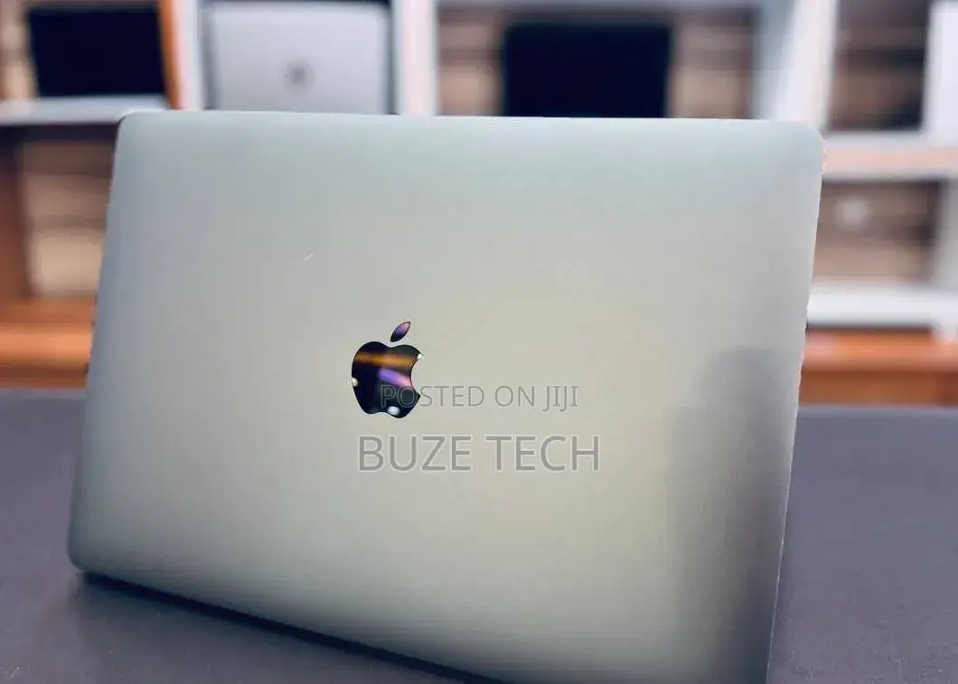 New Laptop Apple MacBook Pro 2017 8GB SSD 256GB