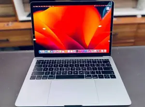 New Laptop Apple MacBook Pro 2017 8GB SSD 256GB