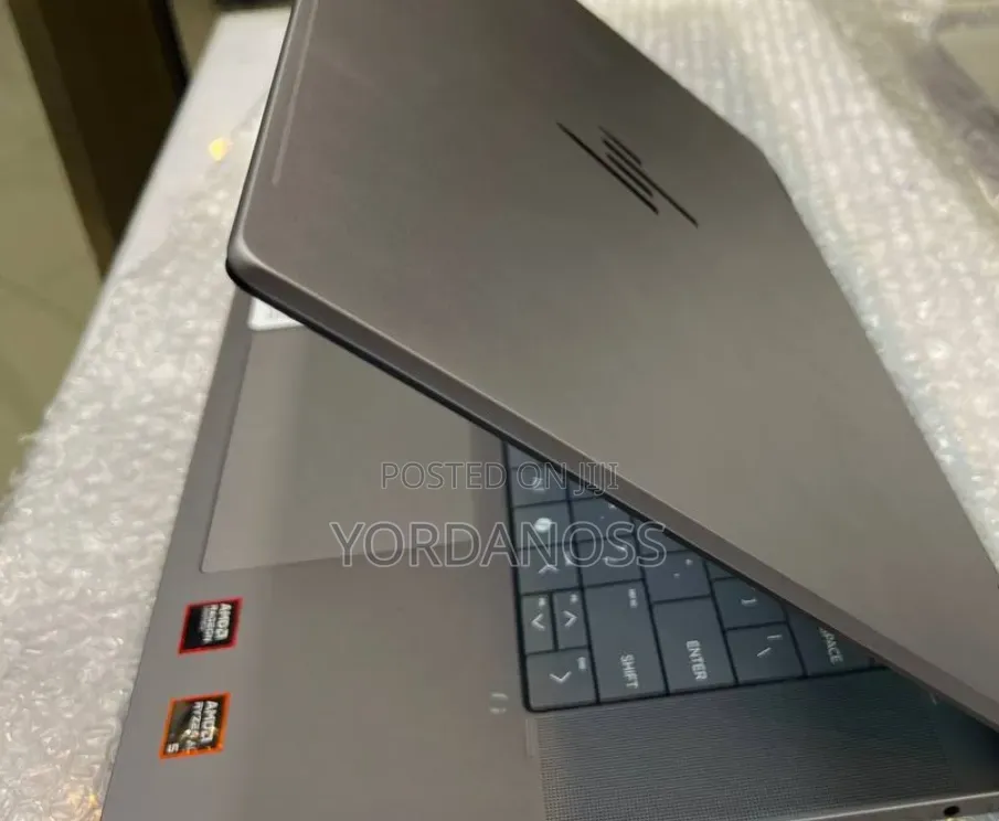New Laptop HP OmniBook 5 Flip 16GB AMD Ryzen 5 SSD 512GB