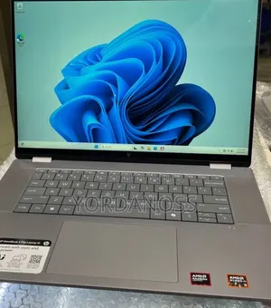 New Laptop HP OmniBook 5 Flip 16GB AMD Ryzen 5 SSD 512GB