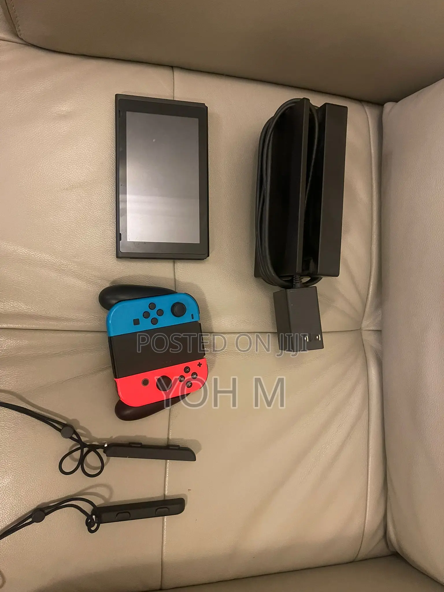 Nintendo Switch V2 - Used