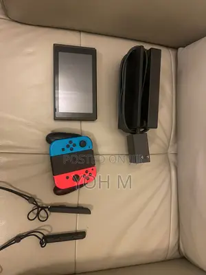 Nintendo Switch V2 - Used
