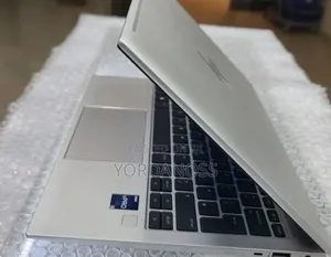 New Laptop HP EliteBook 830 G9 16GB Intel Core i5 SSD 512GB