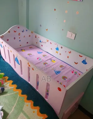 Kid's Bed With Mattress
