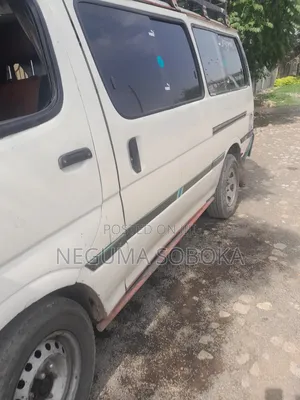 Toyota Land Cruiser 2010 White