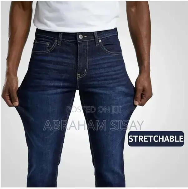 Men's Dark Wash Denim Jeans With Classic Fit