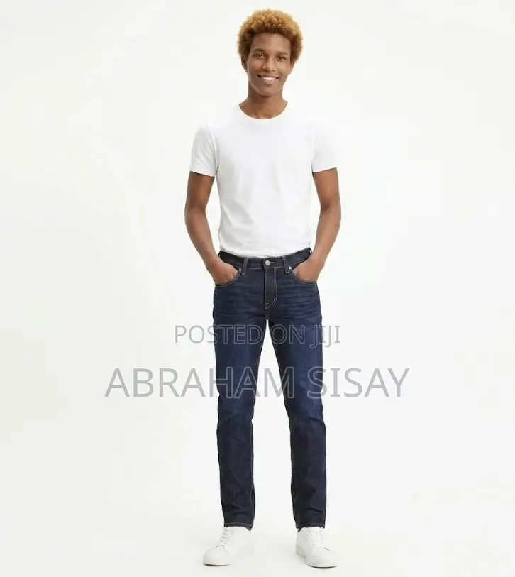 Men's Dark Wash Denim Jeans With Classic Fit