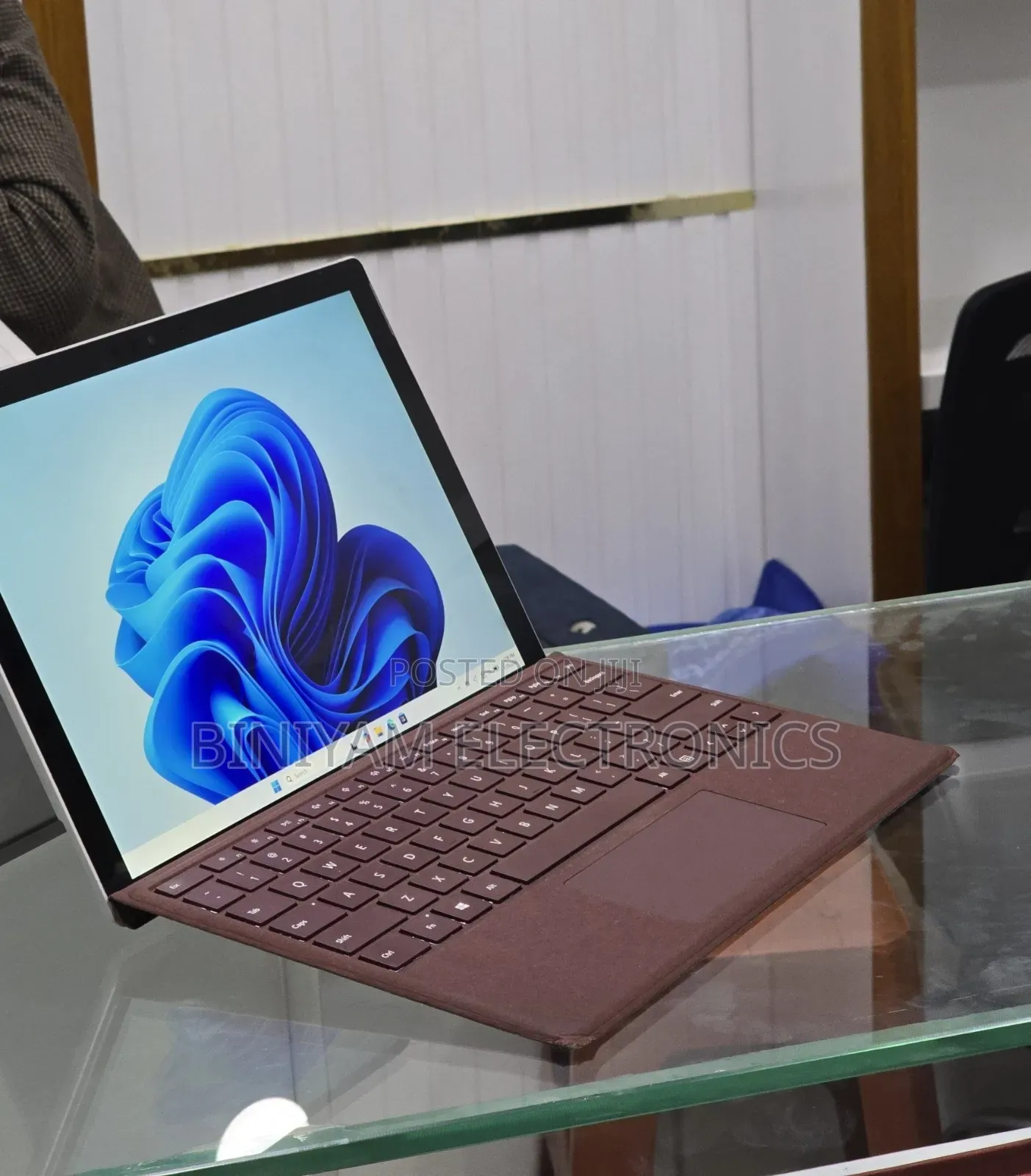 New Laptop Microsoft Surface Pro 6 8GB Intel Core i5 SSD 128GB