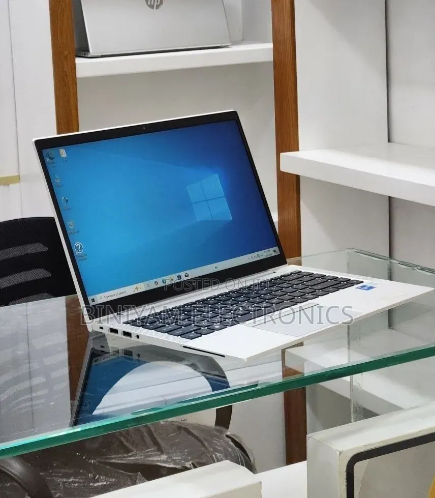 New Laptop HP EliteBook 840 G8 8GB Intel Core i5 SSD 512GB