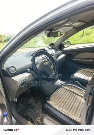 Toyota Yaris 2010 Silver