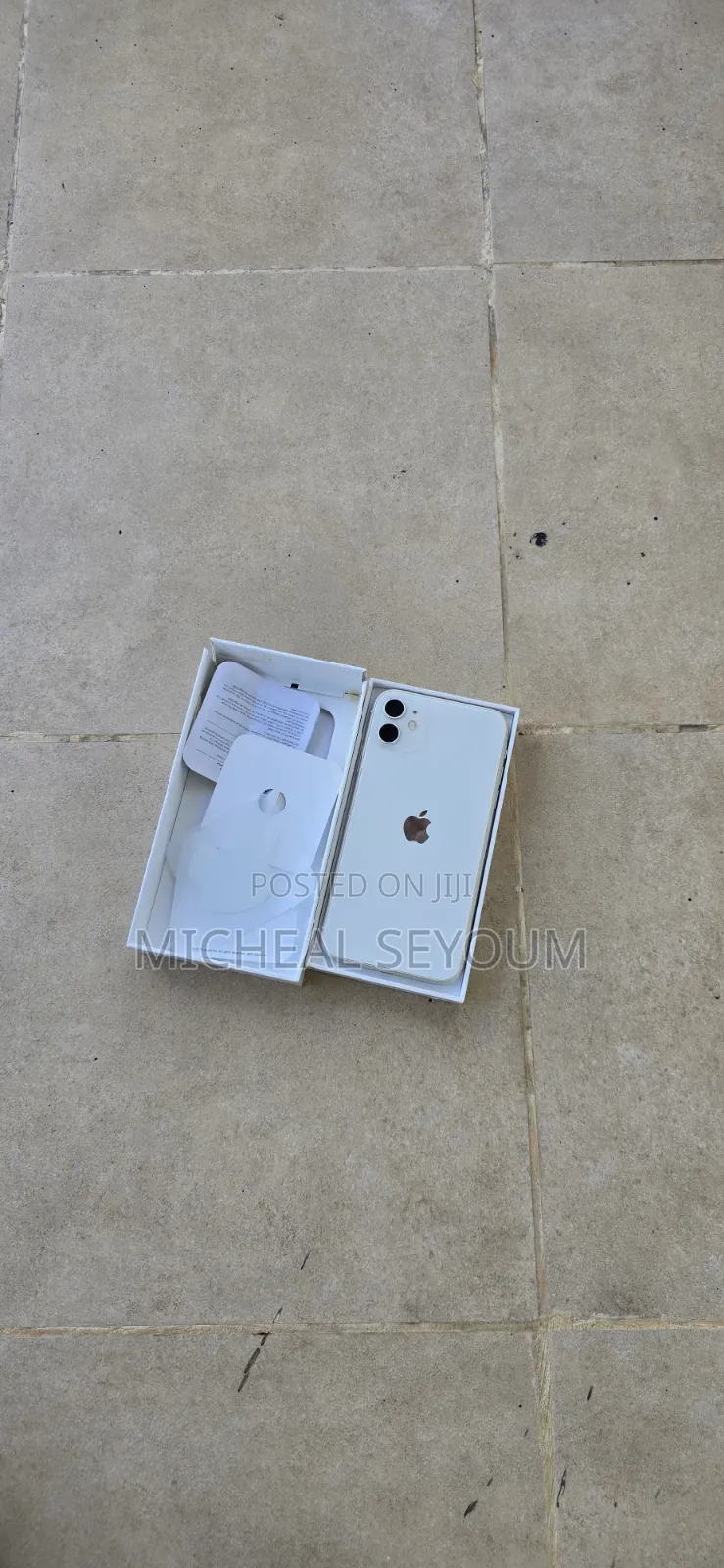New Apple iPhone 11 128 GB White