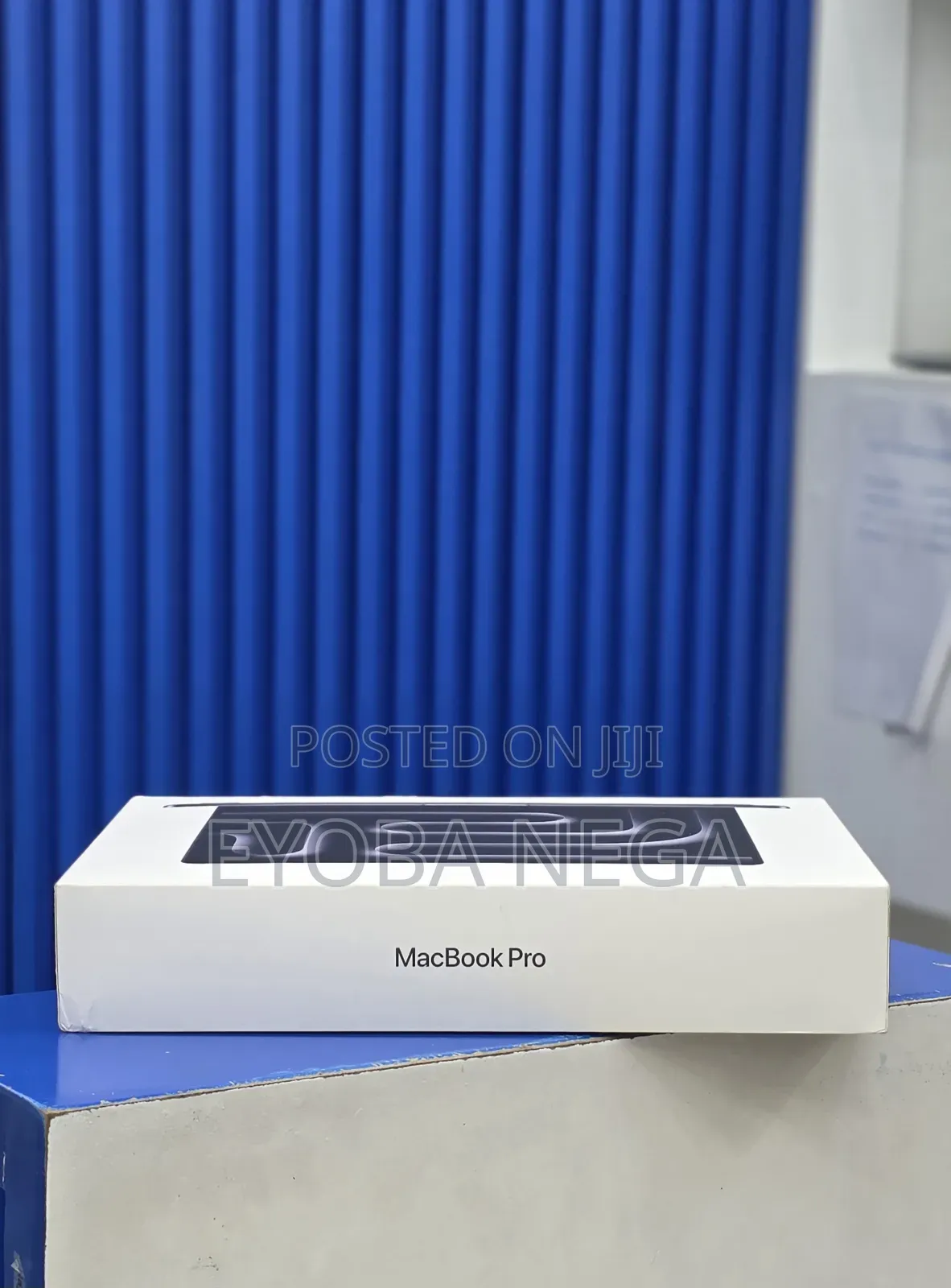 New Laptop Apple MacBook Pro 2025 M5 24GB Apple M5 SSD 1T