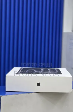 New Laptop Apple MacBook Pro 2025 M5 24GB Apple M5 SSD 1T