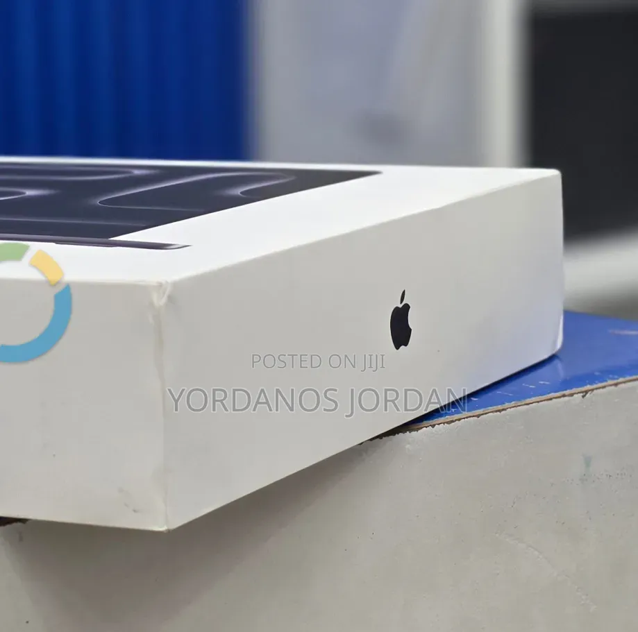 New Laptop Apple MacBook Pro 2025 M5 24GB Apple M5 Pro SSD 1T