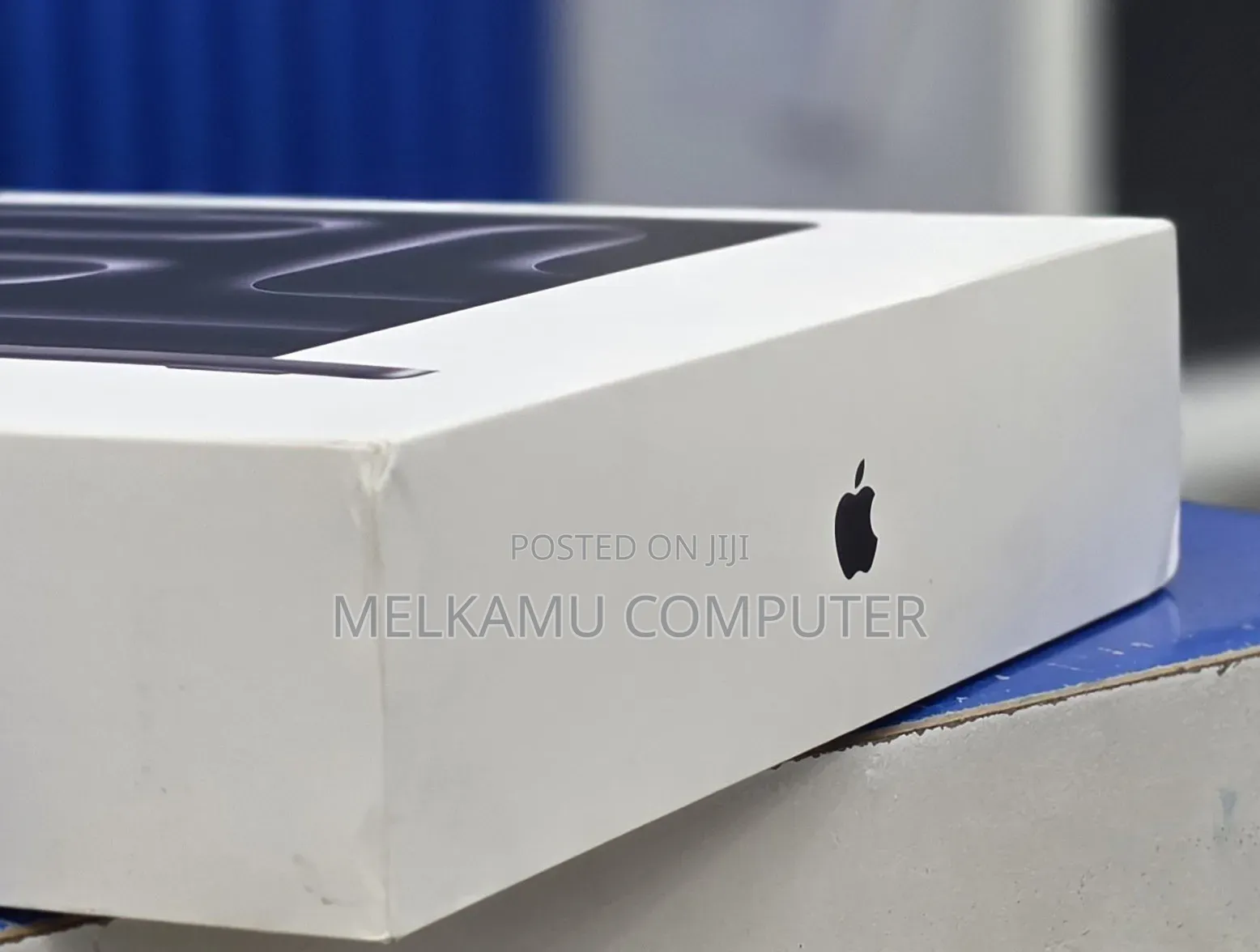 New Laptop Apple MacBook Pro 2025 M5 24GB Apple M5 SSD 1T