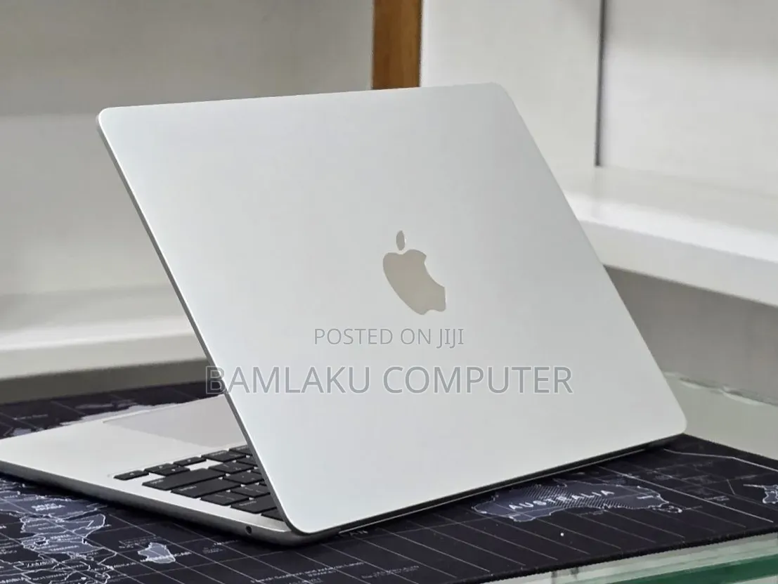 New Laptop Apple MacBook Air 2022 M2 16GB Apple M2 SSD 512GB