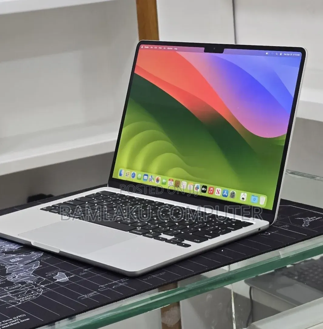 New Laptop Apple MacBook Air 2022 M2 16GB Apple M2 SSD 512GB