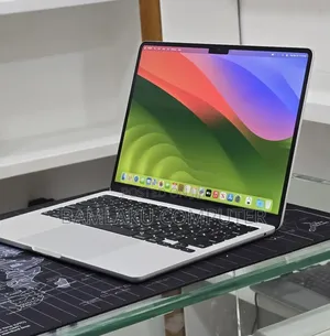New Laptop Apple MacBook Air 2022 M2 16GB Apple M2 SSD 512GB