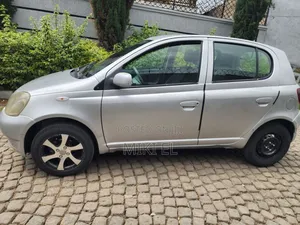 Toyota Vitz 1.0 FWD 5dr 2001 Silver