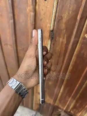 Apple iPhone 11 Pro Max 64 GB White