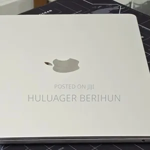 New Laptop Apple MacBook Air 2022 M2 16GB Apple M2 SSD 512GB