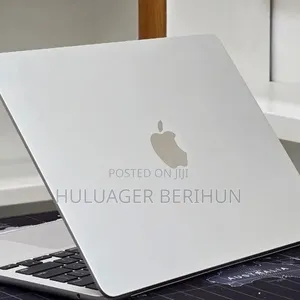 New Laptop Apple MacBook Air 2022 M2 16GB Apple M2 SSD 512GB