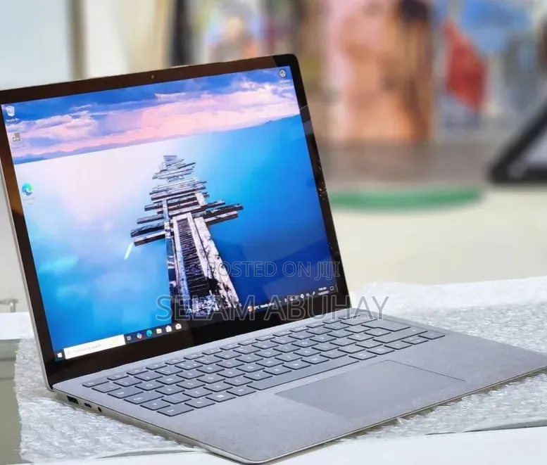 New Laptop Microsoft Surface 16GB Intel Core i7 SSD 256GB