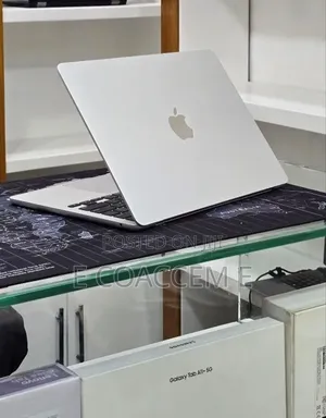 New Laptop Apple MacBook 16GB Apple M2 SSD 512GB