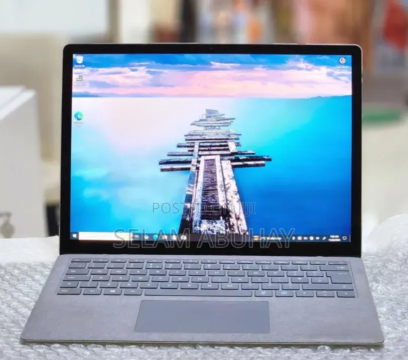 New Laptop Microsoft Surface 16GB Intel Core i7 SSD 256GB