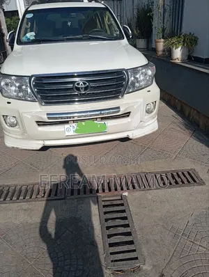 Toyota Land Cruiser 2012