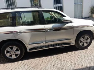 Toyota Land Cruiser 2012
