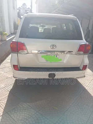 Toyota Land Cruiser 2012
