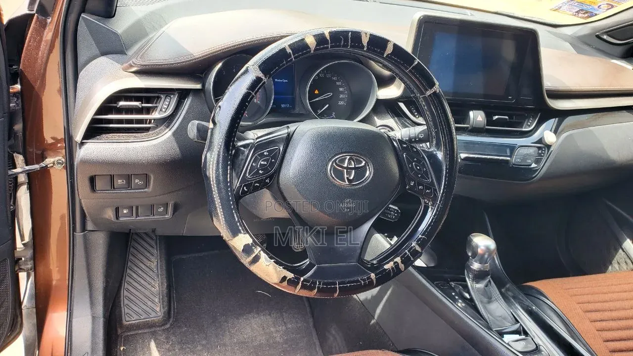 Toyota C-HR 2017 Brown