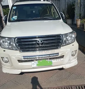 Toyota Land Cruiser 2012
